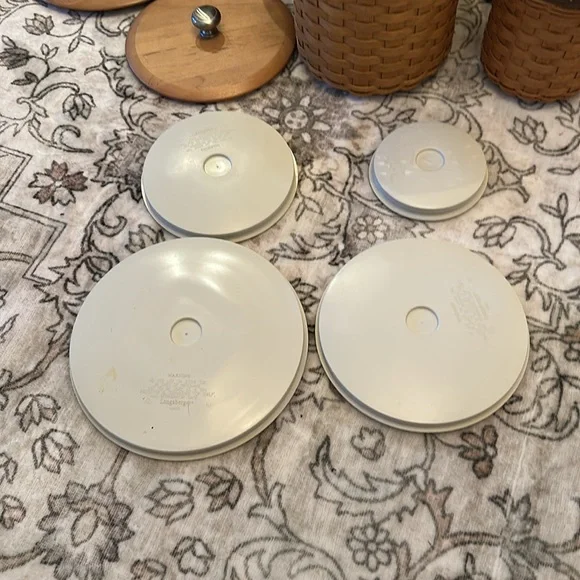Longaberger 4 basket canister set with plastic inserts and lids - Picture 3 of 16